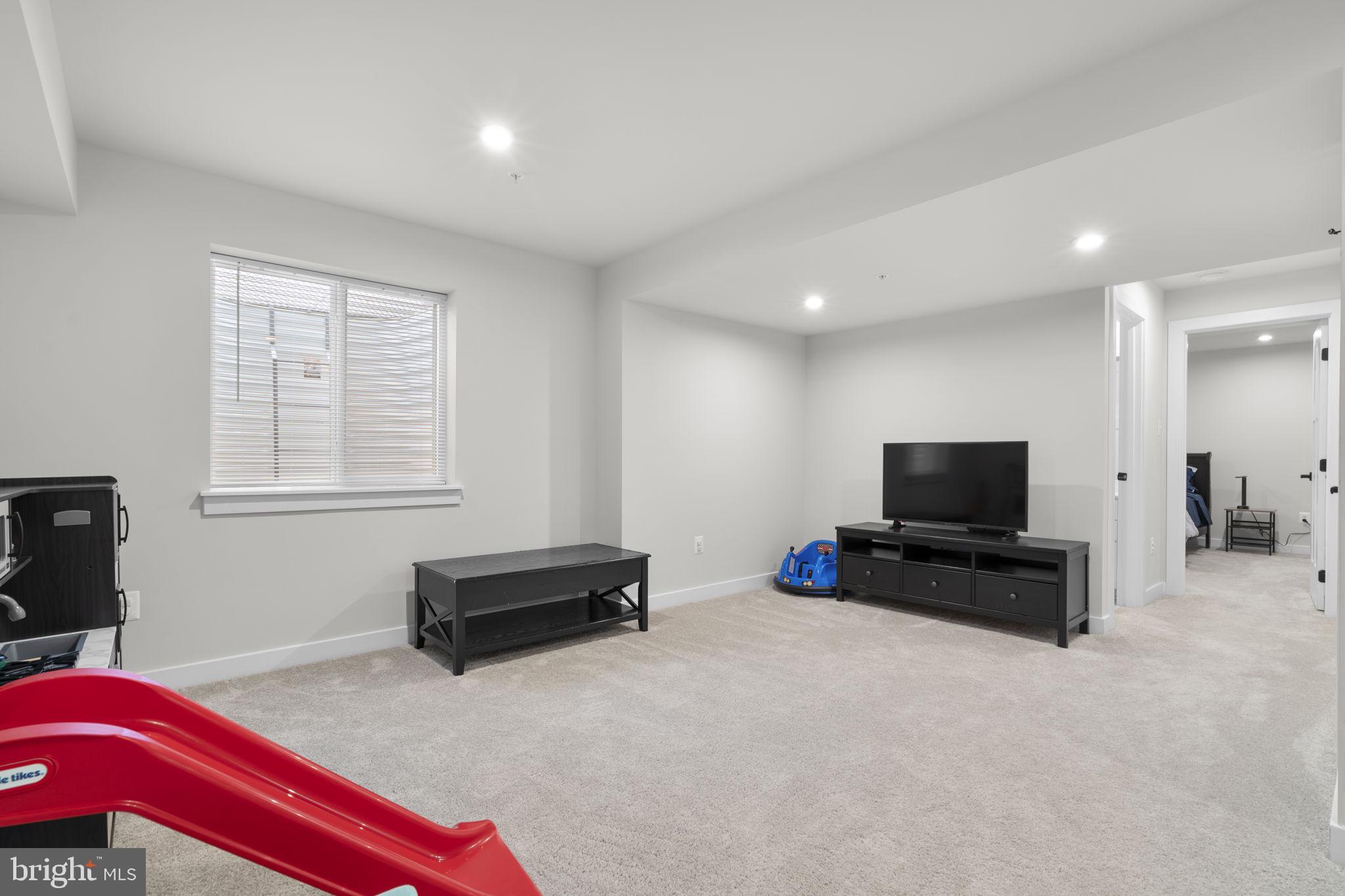 1713 AURORA WAY