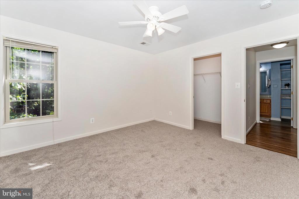 6976 MEADOWPOINT TERRACE