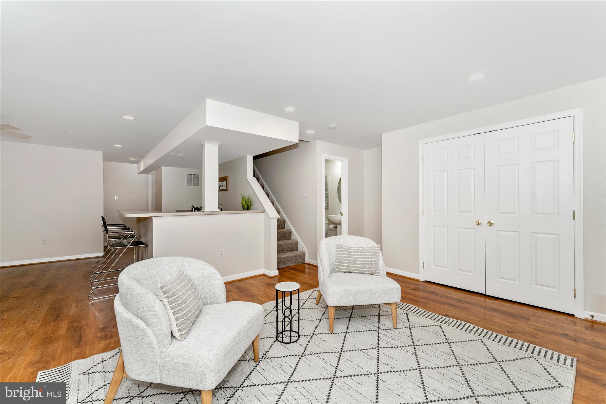 6976 MEADOWPOINT TERRACE