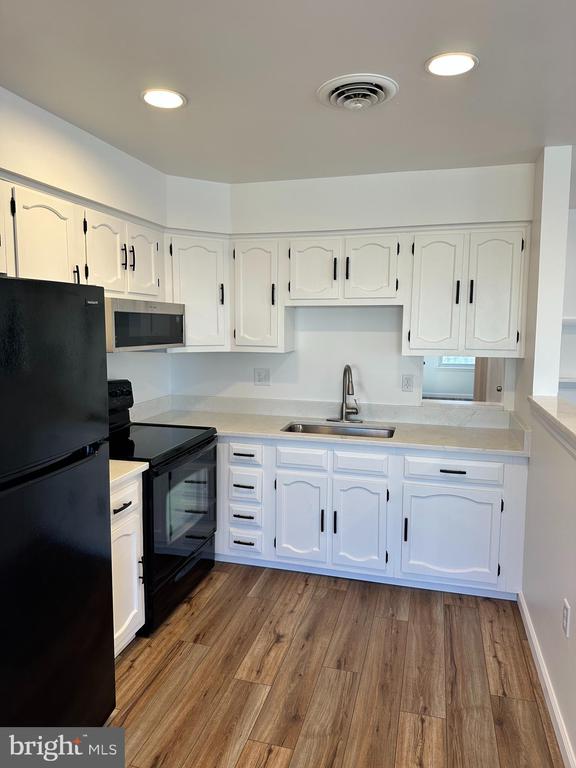 7044 BASSWOOD ROAD 11