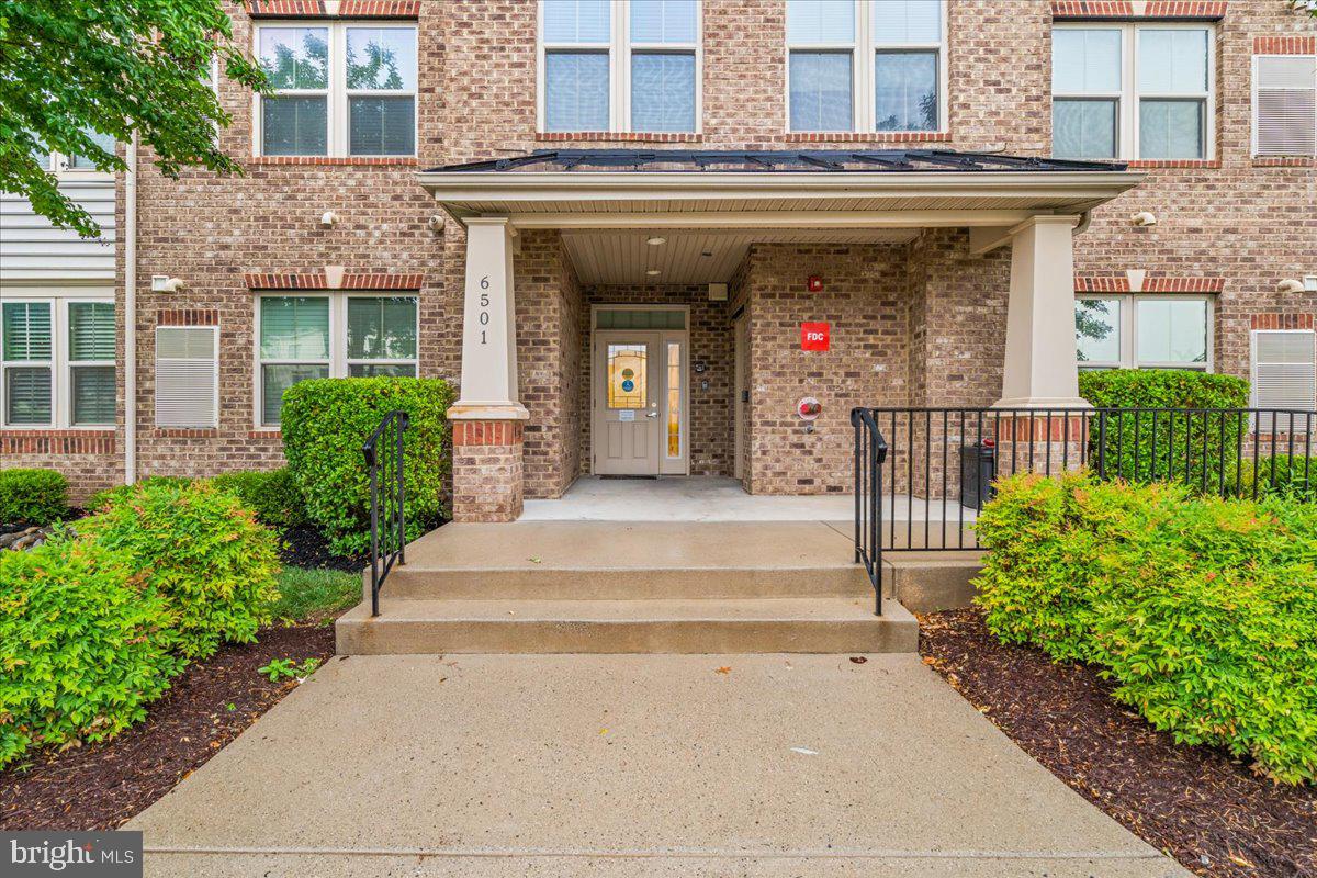 6501 WALCOTT LANE 301