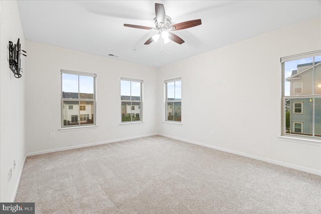 6501 WALCOTT LANE 301