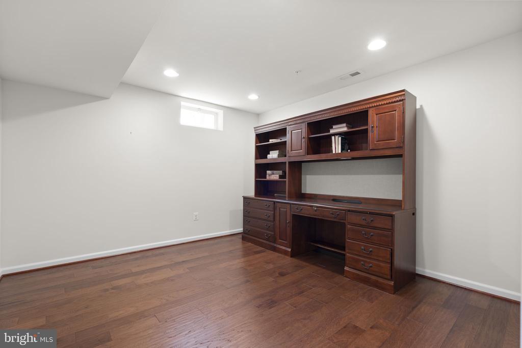 4709 PULLER DRIVE