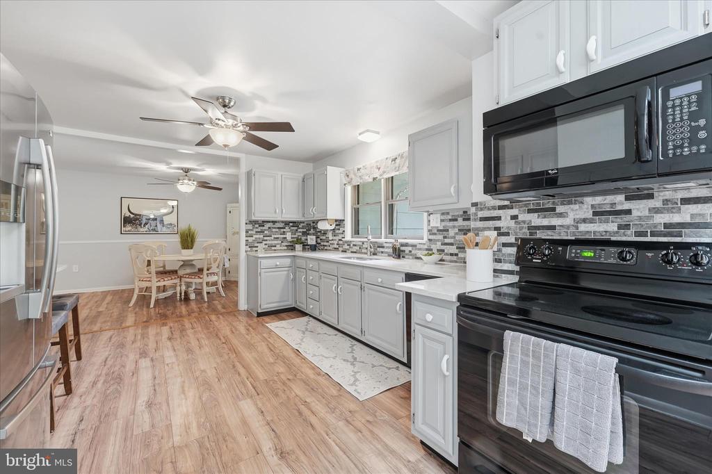 6033 BOYERS MILL ROAD