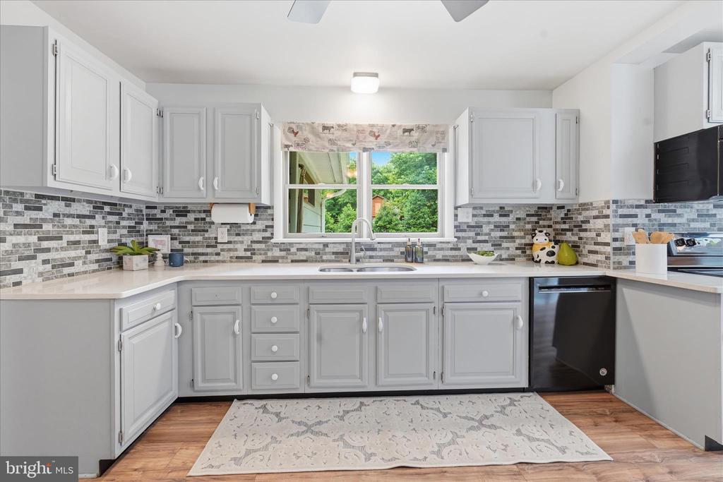 6033 BOYERS MILL ROAD