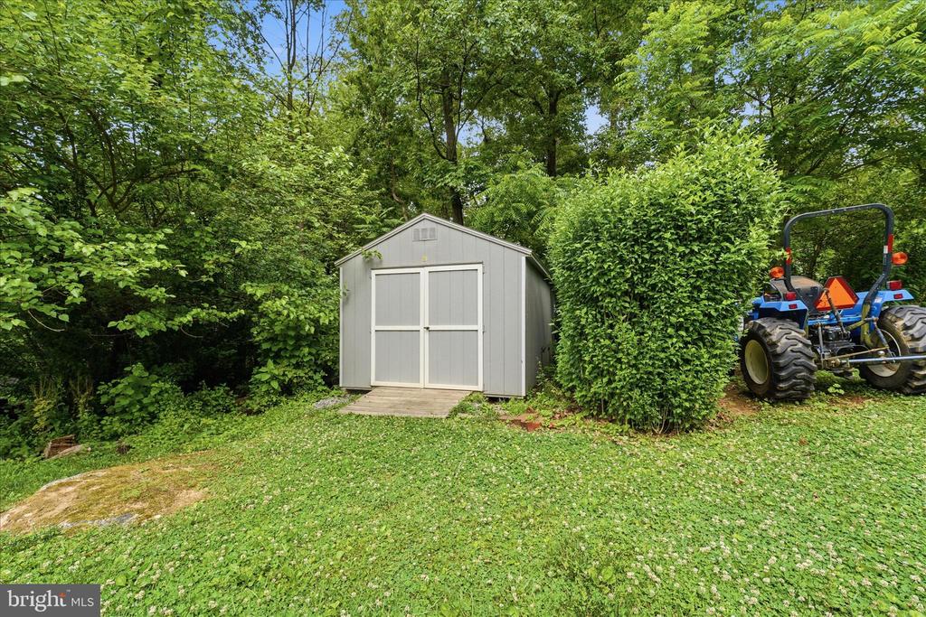 6033 BOYERS MILL ROAD
