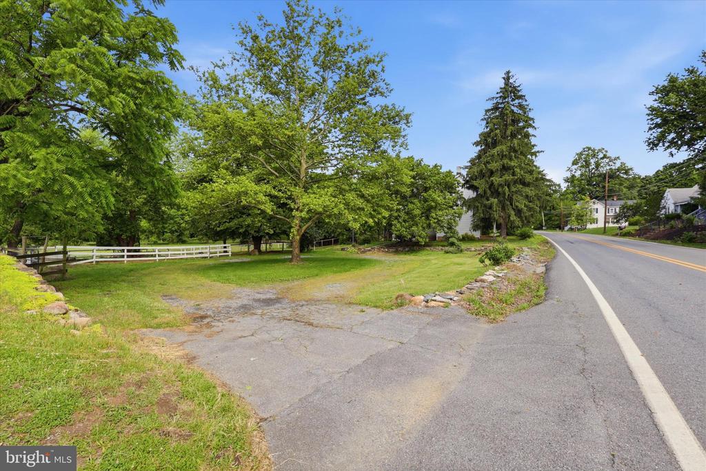 8606 YELLOW SPRINGS ROAD