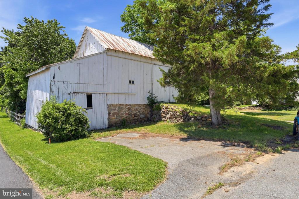 8606 YELLOW SPRINGS ROAD