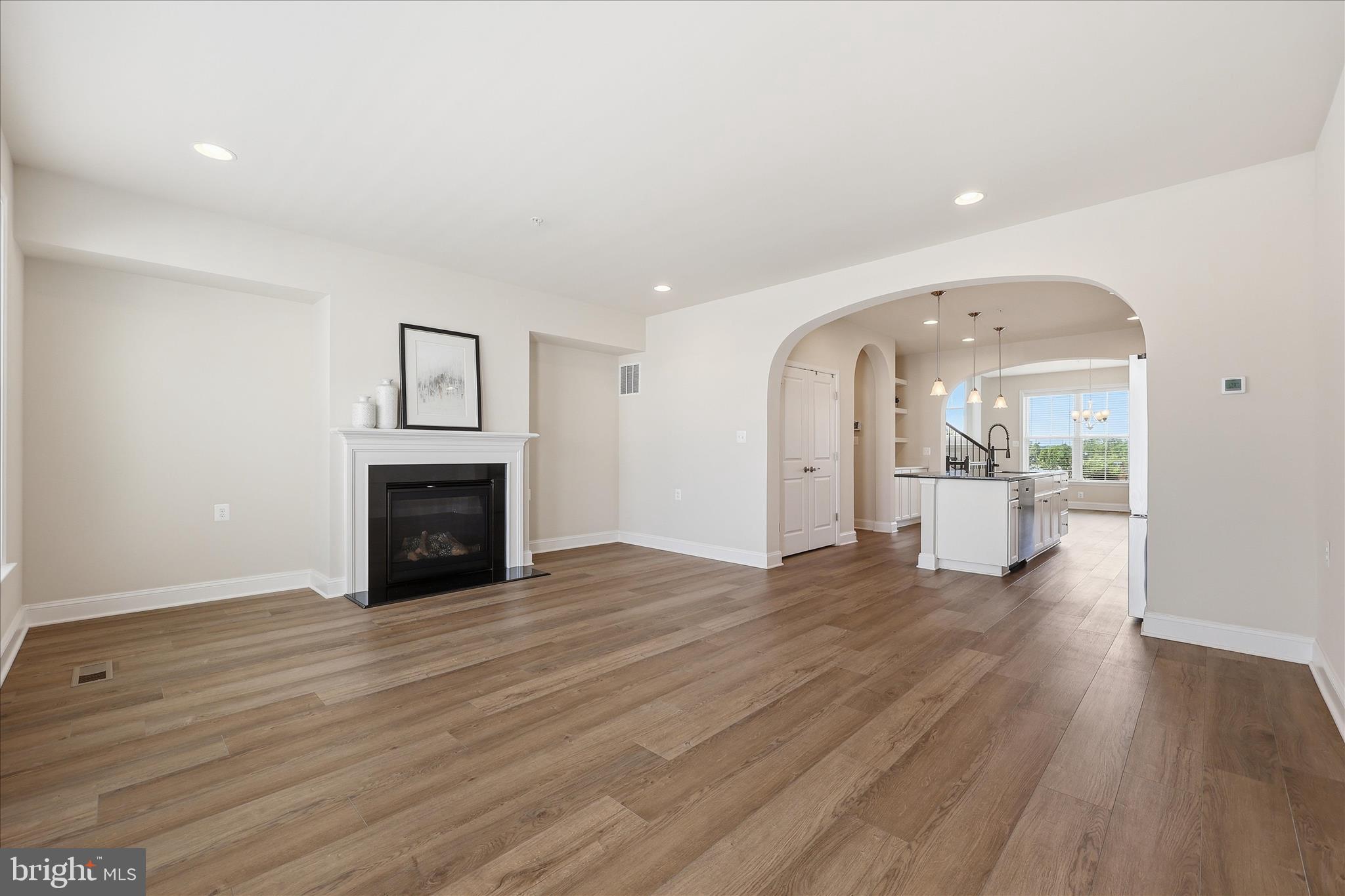 1090 HOLDEN ROAD