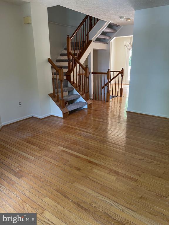 5491 PRINCE WILLIAM COURT