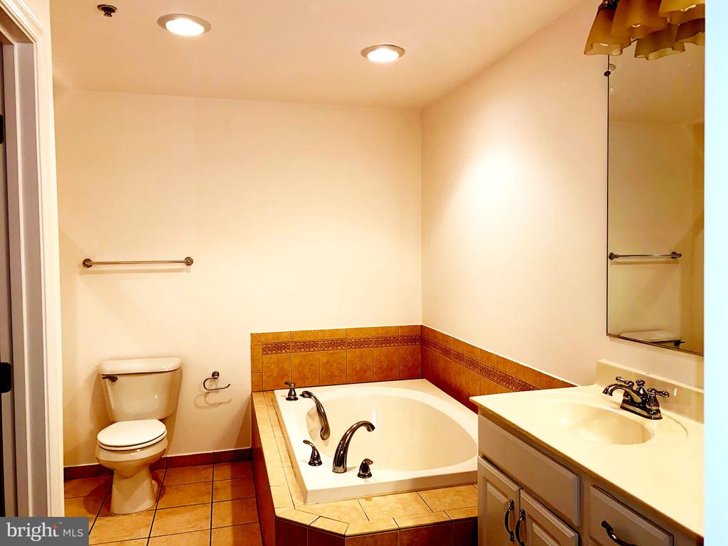 1808 MONOCACY VIEW CIRCLE A 42A