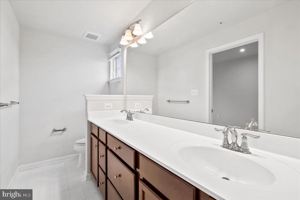 6500 WALCOTT LANE