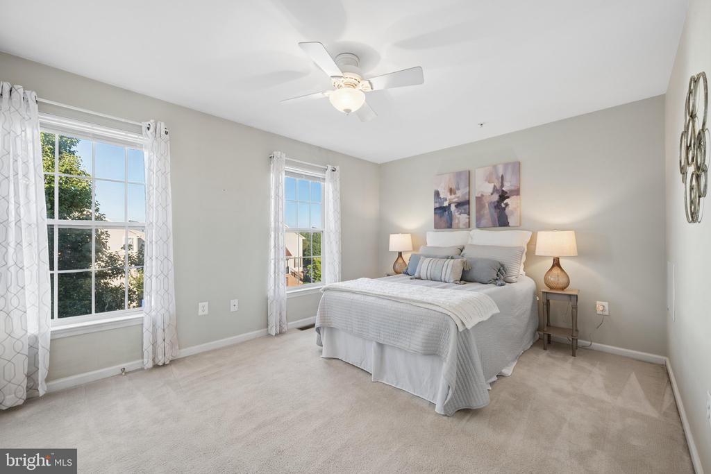 5302 TALLADEGA COURT C 207