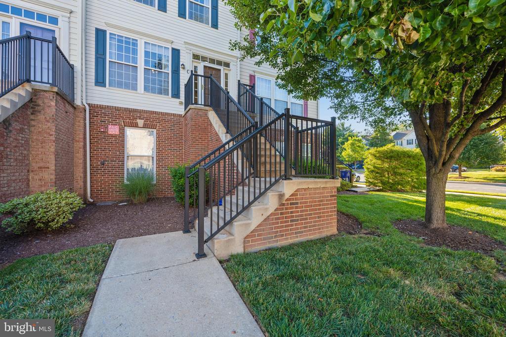 5302 TALLADEGA COURT C 207