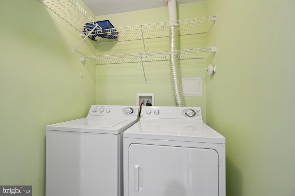 5302 TALLADEGA COURT C 207