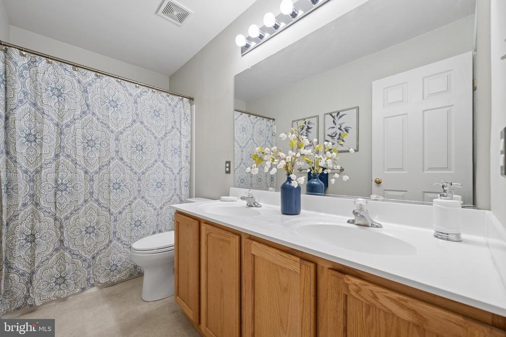 5302 TALLADEGA COURT C 207