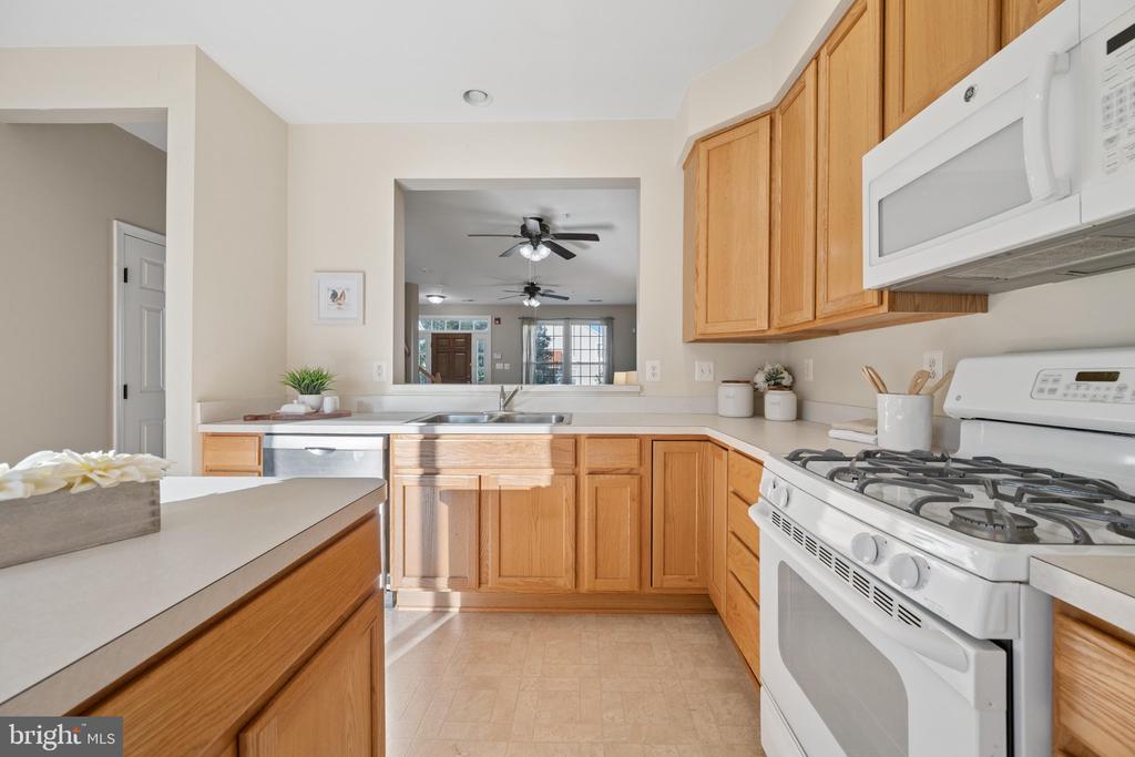 5302 TALLADEGA COURT C 207