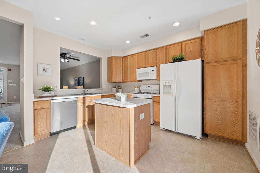 5302 TALLADEGA COURT C 207