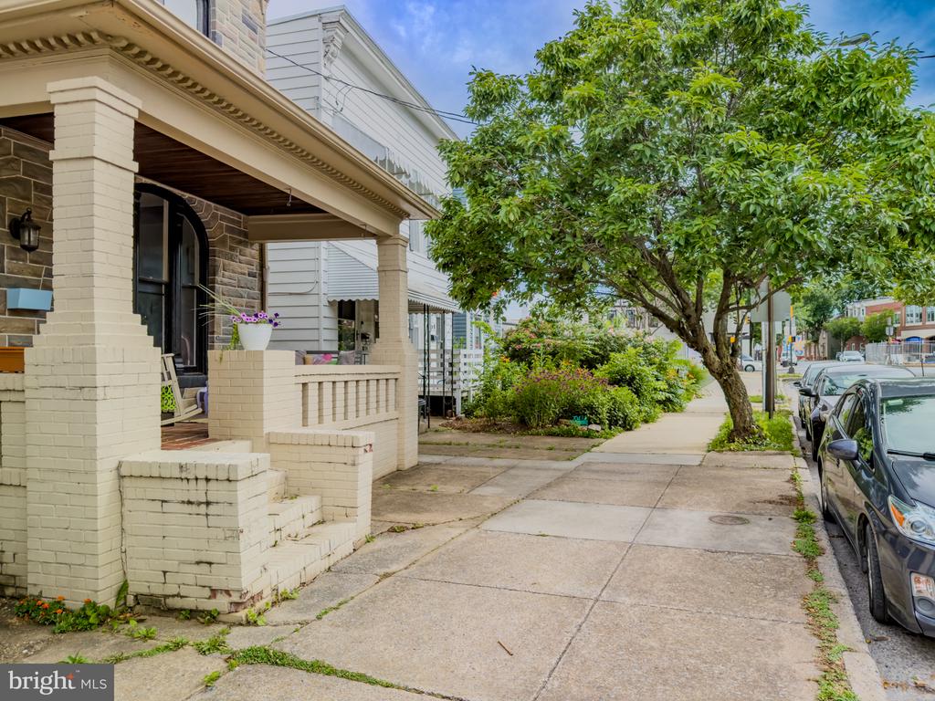 706 N MARKET STREET