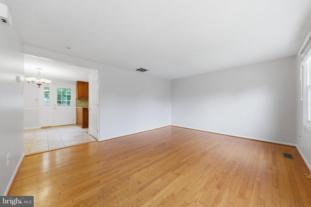 1709 SPRINGHOUSE COURT