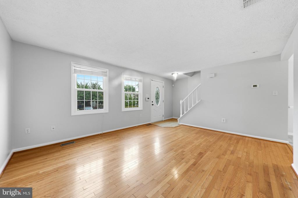 1709 SPRINGHOUSE COURT