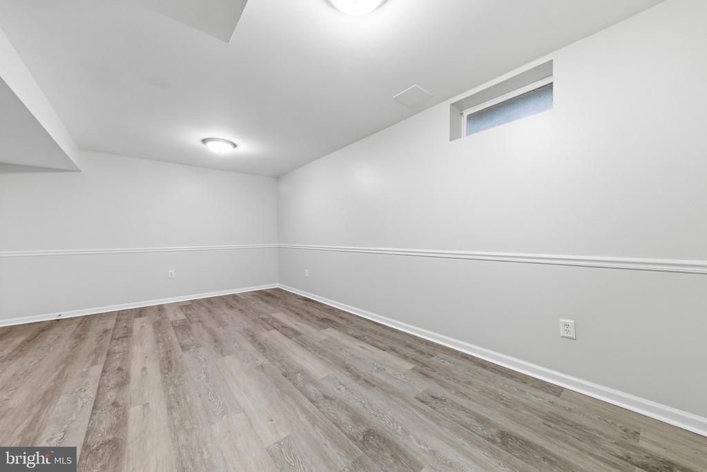 1709 SPRINGHOUSE COURT