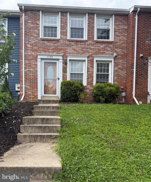 1709 SPRINGHOUSE COURT
