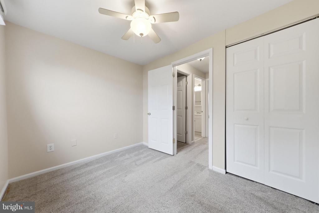 1709 SPRINGHOUSE COURT