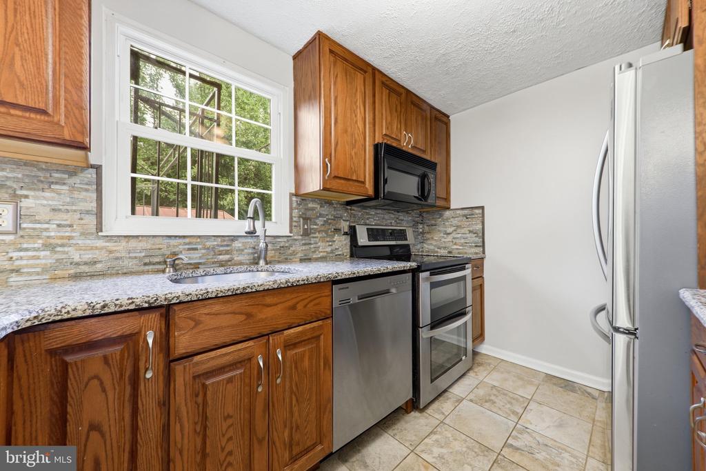 1709 SPRINGHOUSE COURT