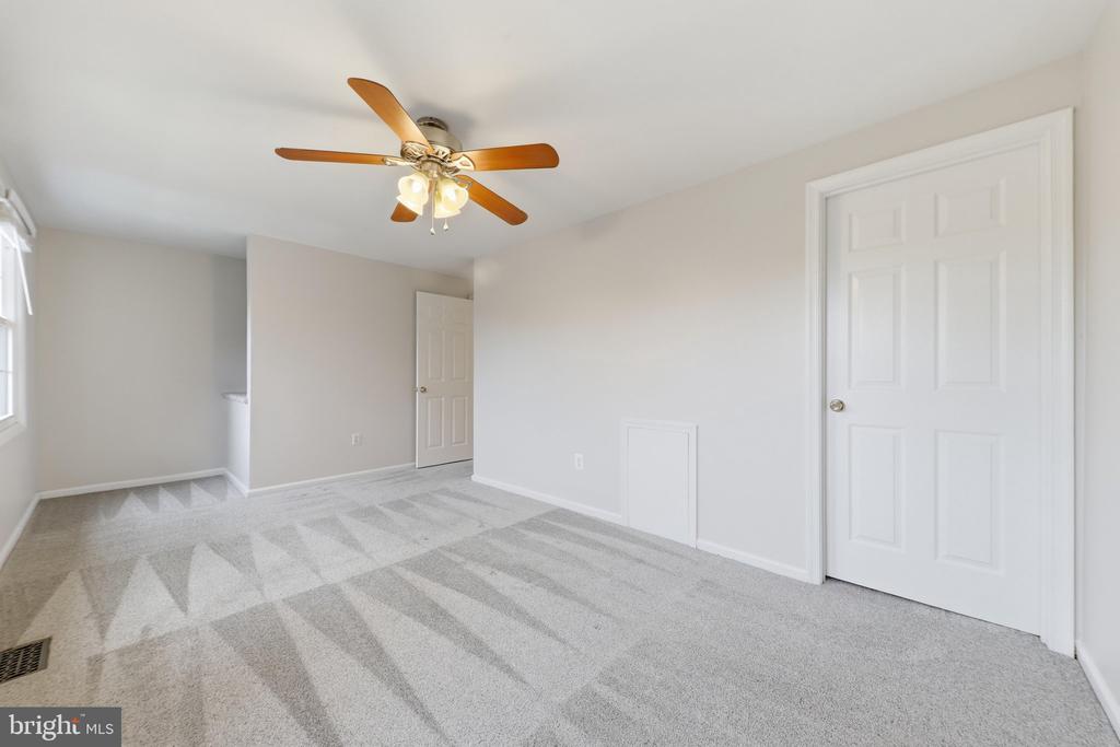 1709 SPRINGHOUSE COURT