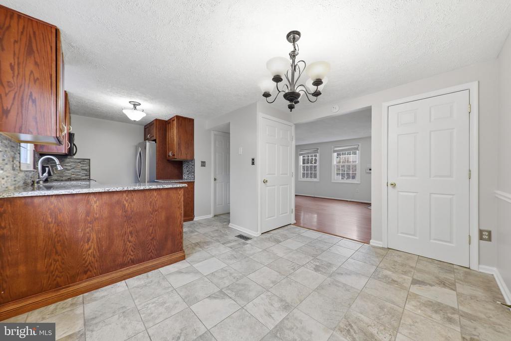 1709 SPRINGHOUSE COURT