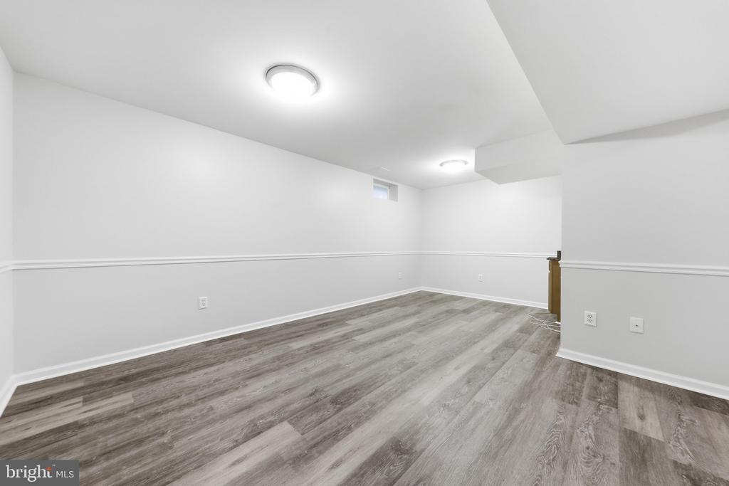 1709 SPRINGHOUSE COURT