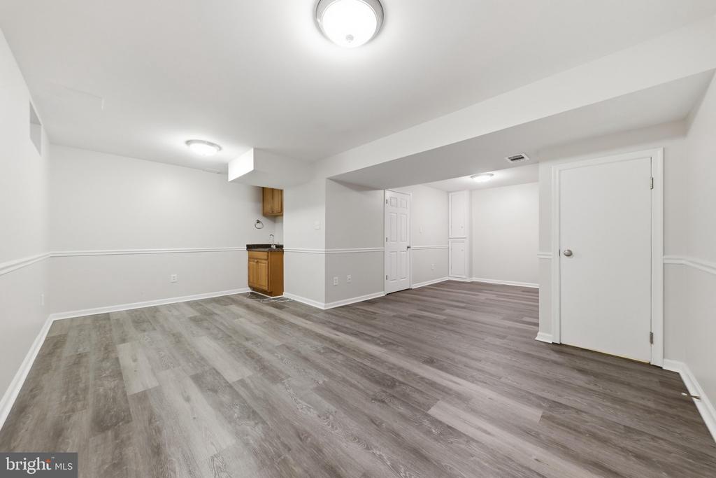 1709 SPRINGHOUSE COURT