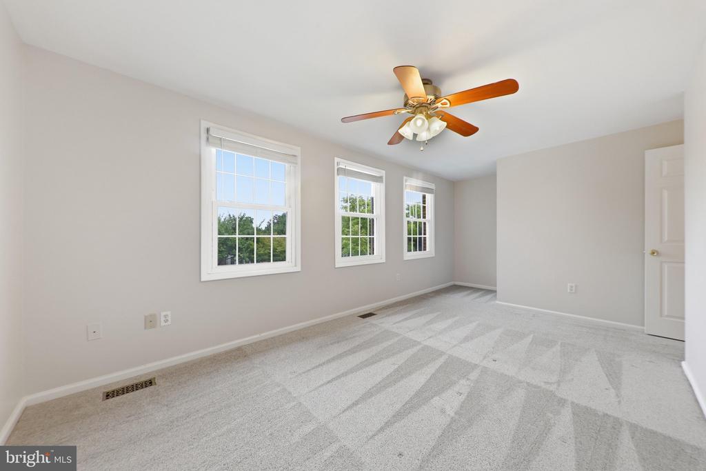 1709 SPRINGHOUSE COURT