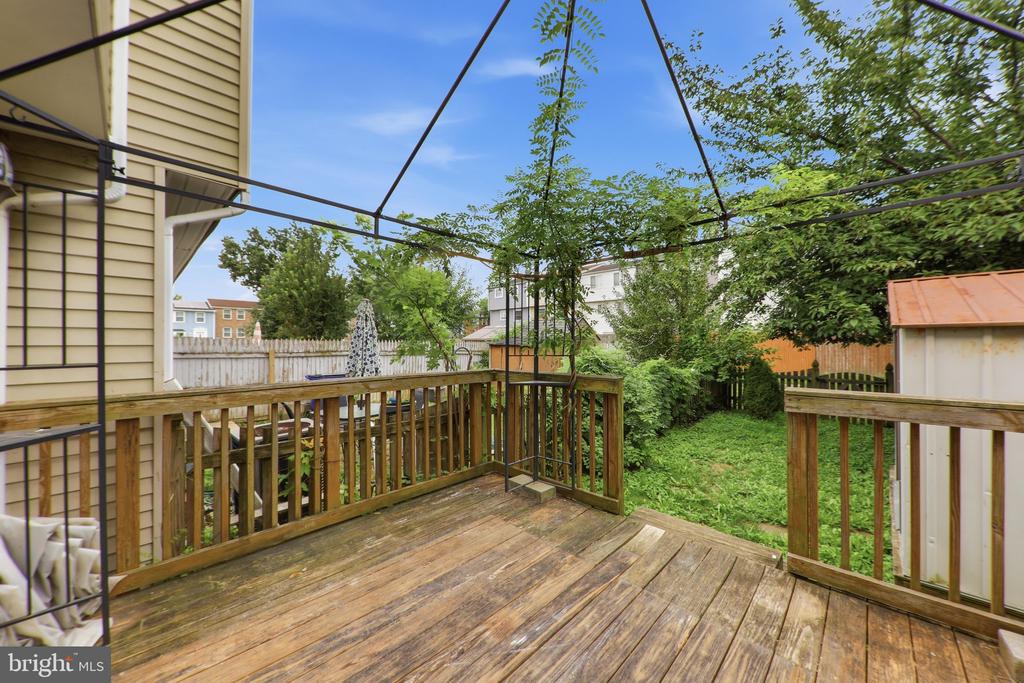 1709 SPRINGHOUSE COURT