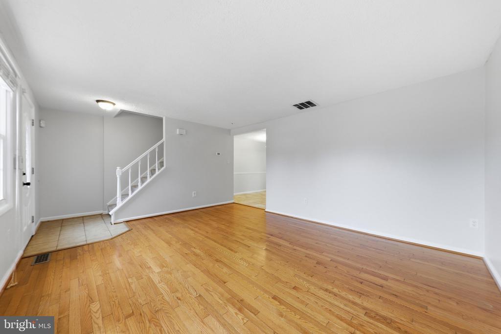 1709 SPRINGHOUSE COURT