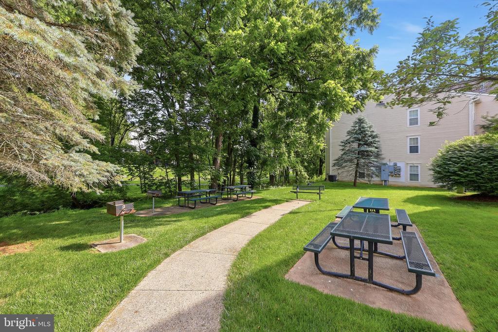 502 LEAHY COURT Unit: 2F