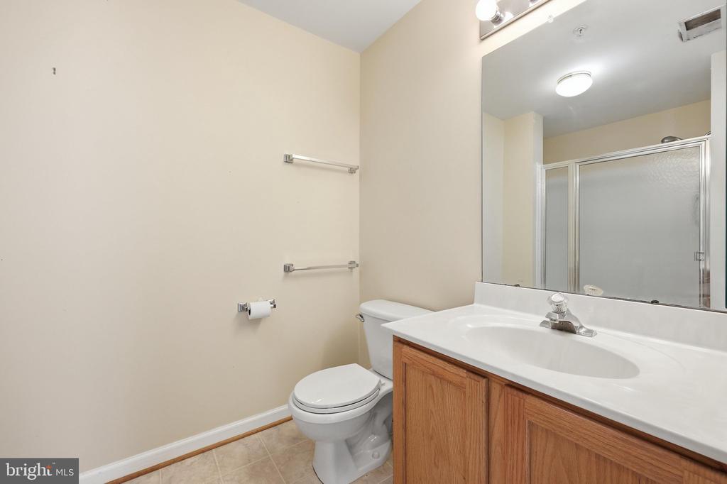 502 LEAHY COURT Unit: 2F