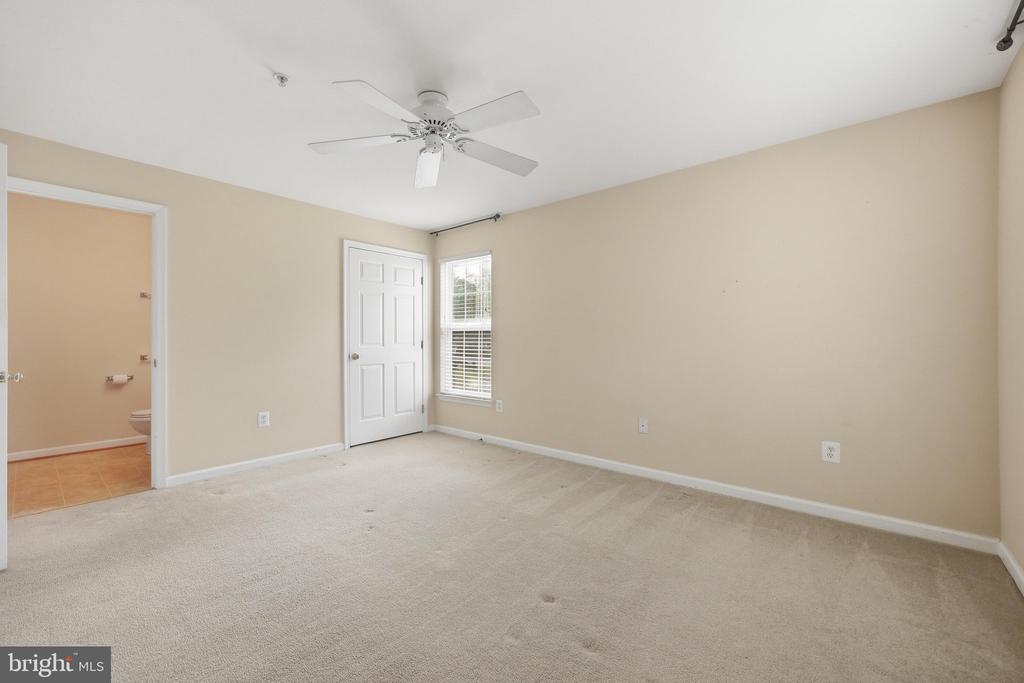 502 LEAHY COURT Unit: 2F