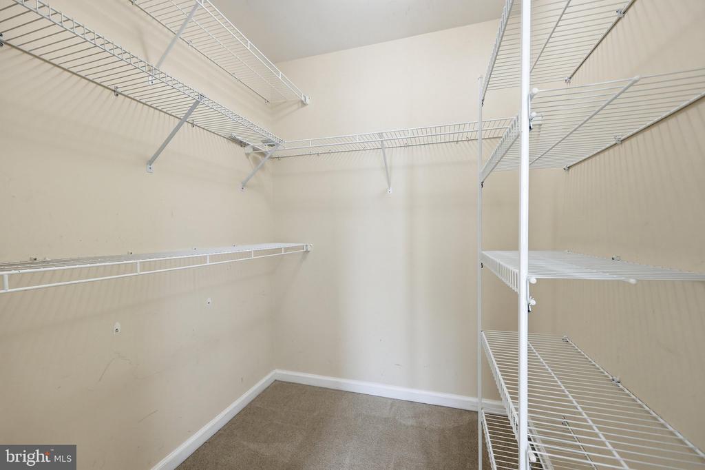 502 LEAHY COURT Unit: 2F