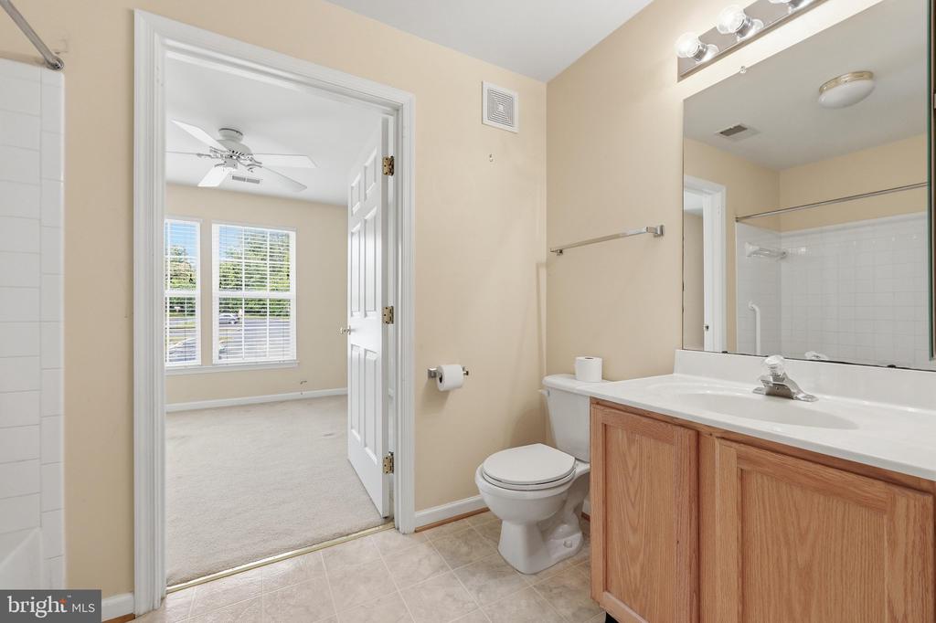 502 LEAHY COURT Unit: 2F