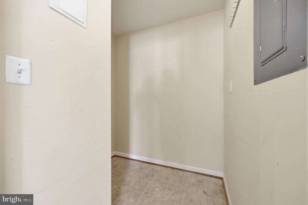 502 LEAHY COURT Unit: 2F