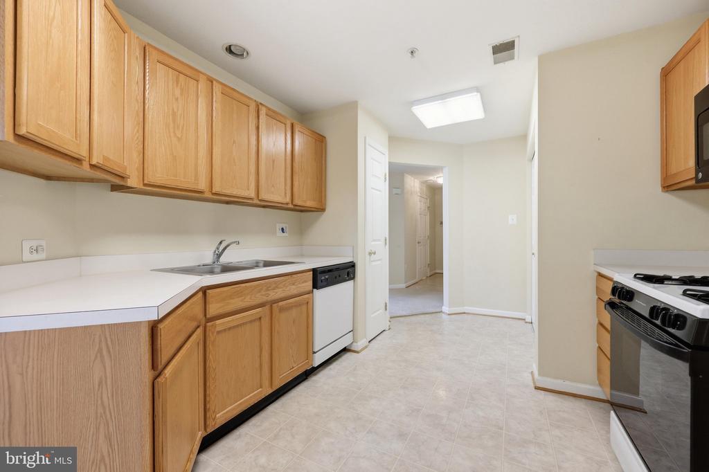 502 LEAHY COURT Unit: 2F
