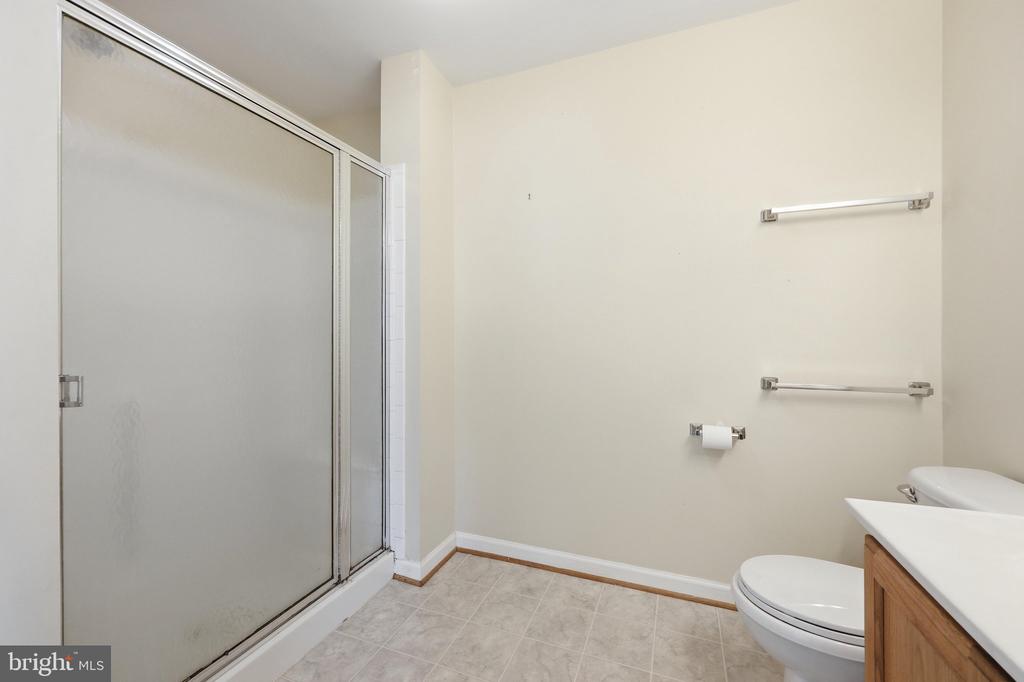 502 LEAHY COURT Unit: 2F
