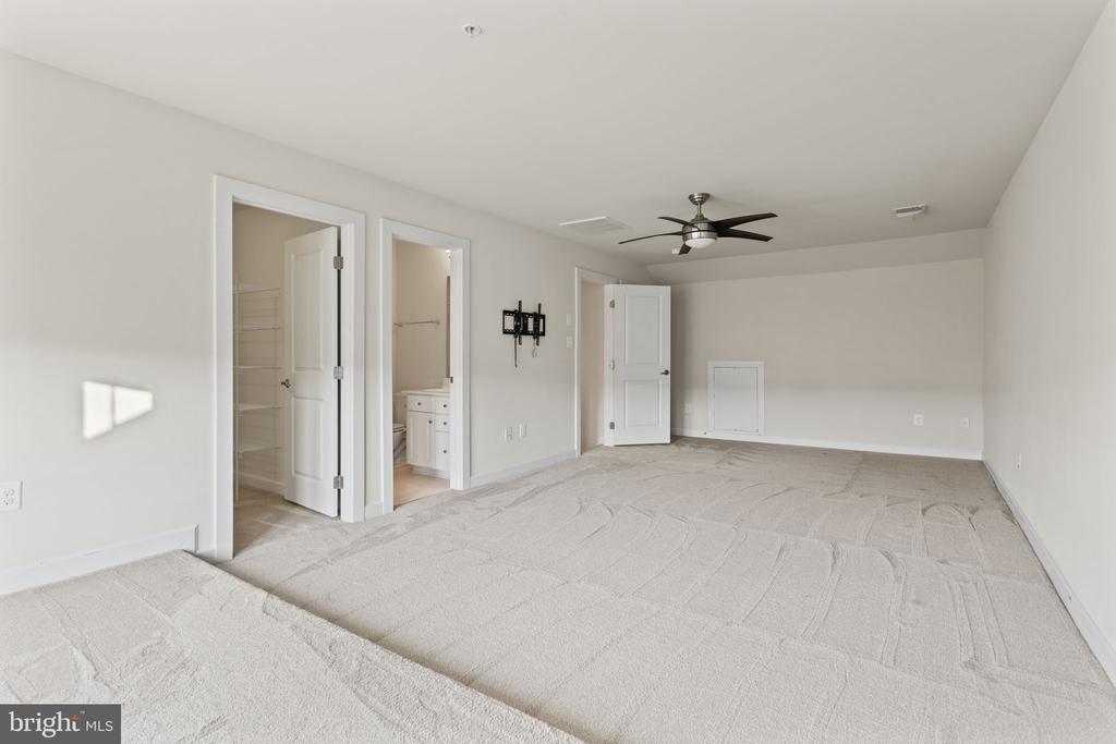 9152 KENWAY LANE