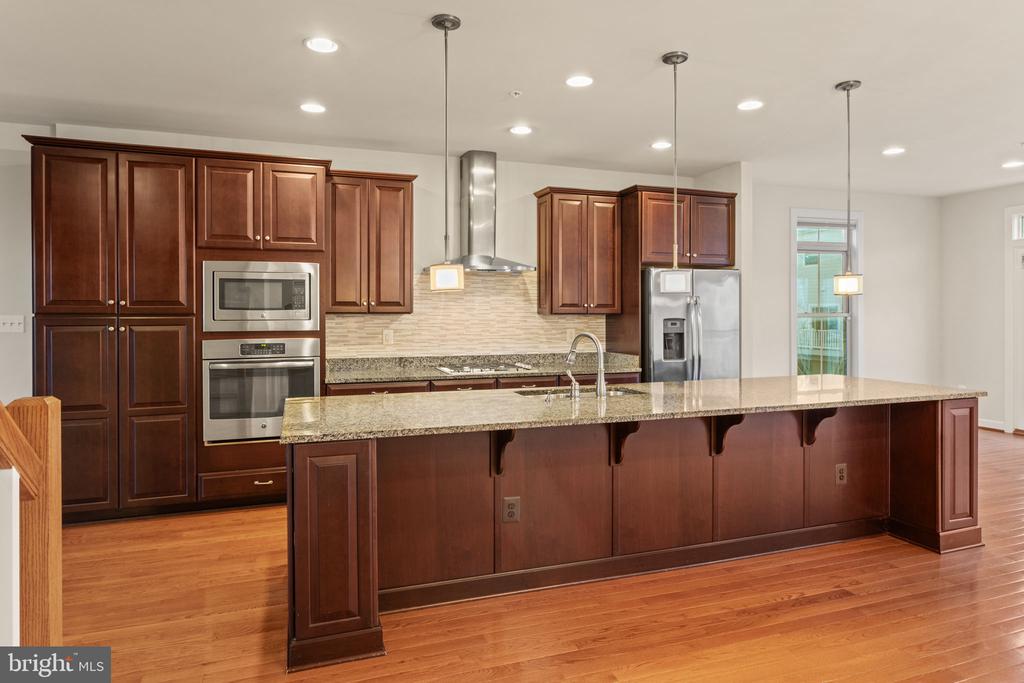 9152 KENWAY LANE