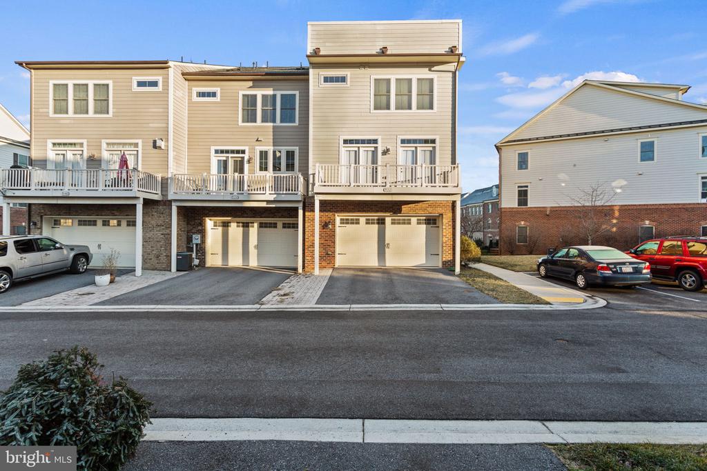9152 KENWAY LANE