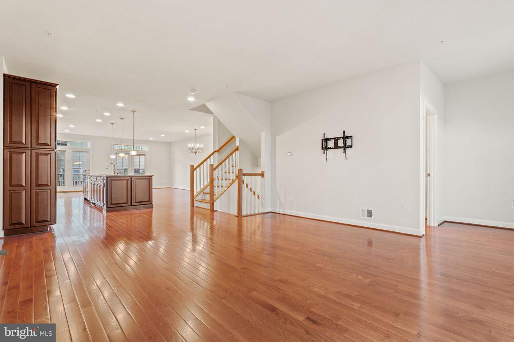 9152 KENWAY LANE