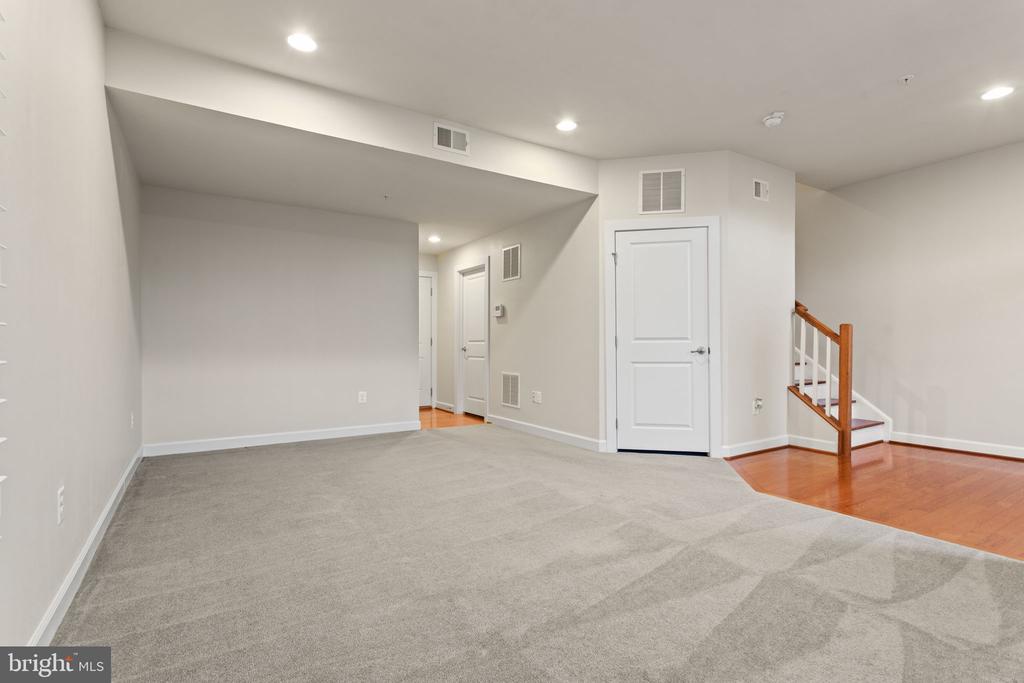 9152 KENWAY LANE