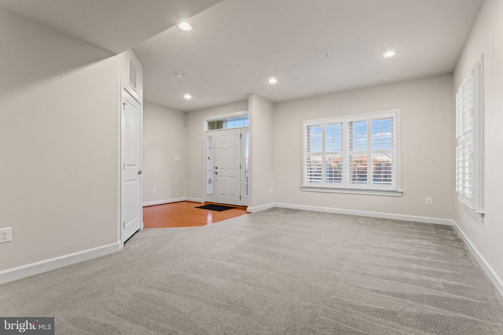9152 KENWAY LANE